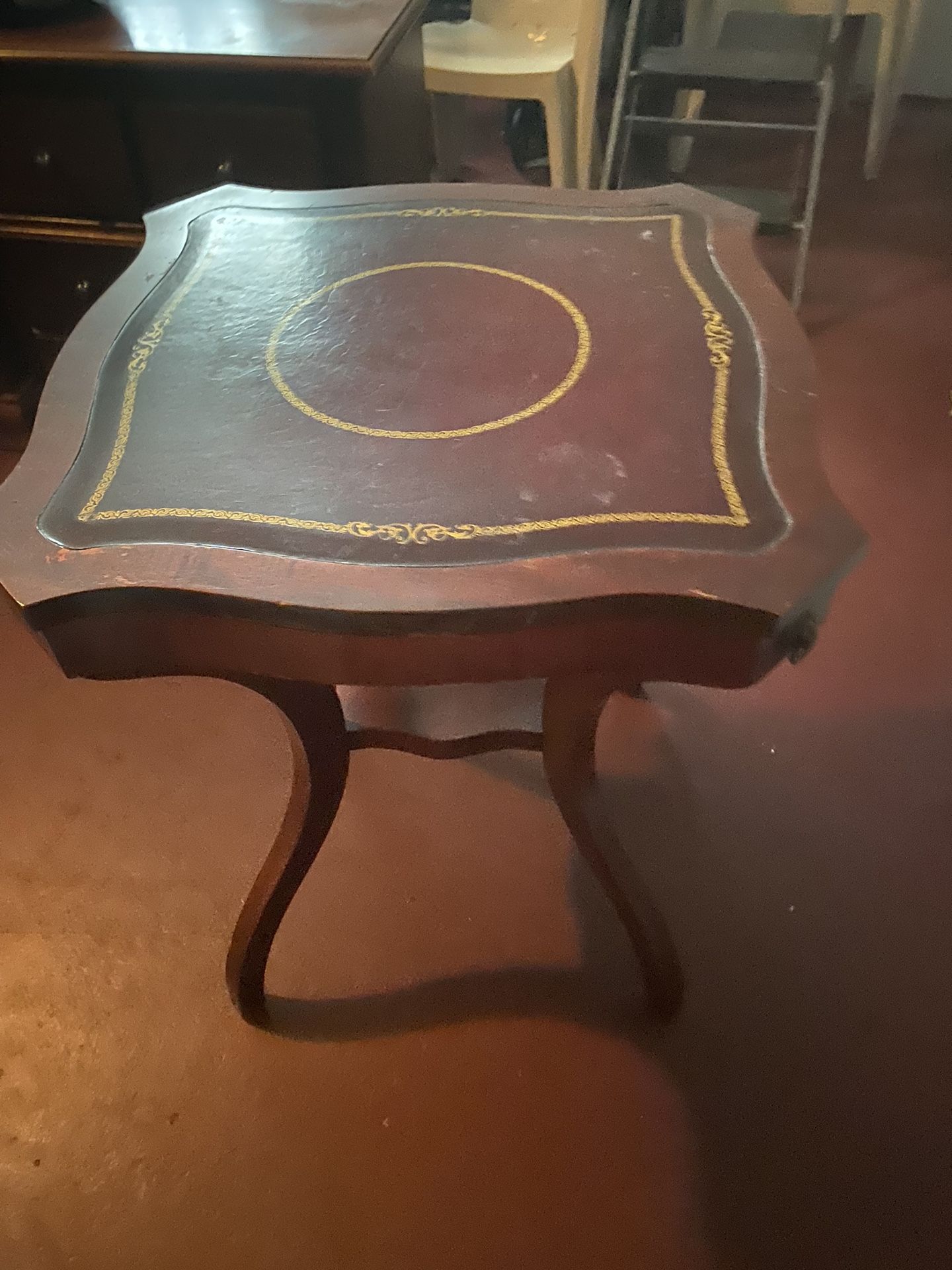 Nice Mahogany End Or Corner Table