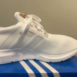 (women) White Adidas 