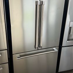 NEW OPEN BOX BEKO COUNTER DEPTH FRENCH STYLE REFRIGERATOR 