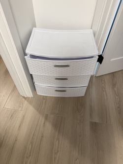 Plastic Dresser/organizer
