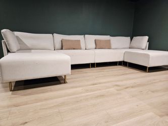 Customizable 6-Piece Modular Couch – Bronze Legs