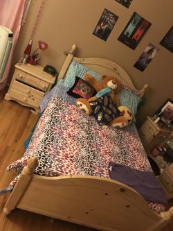Beautiful solid wood full size bedroom set