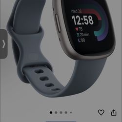 Fitbit Versa 4 Used 