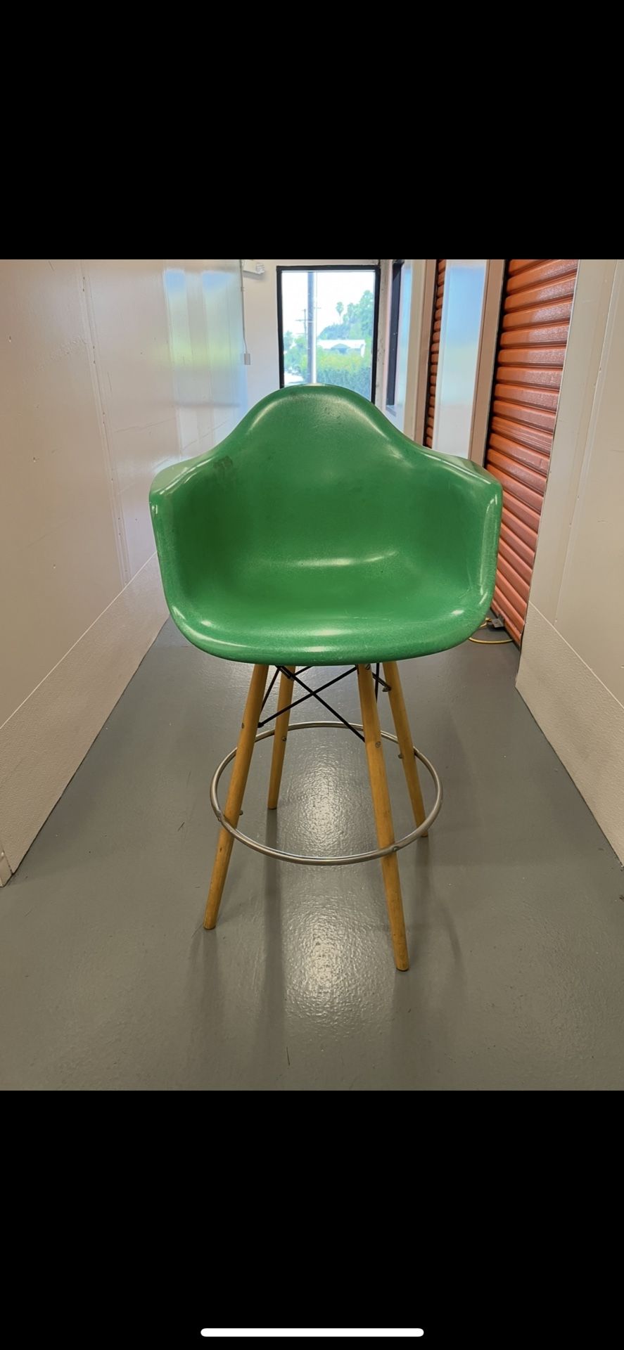 Modernica Arm Shell H Base Stool/Chair