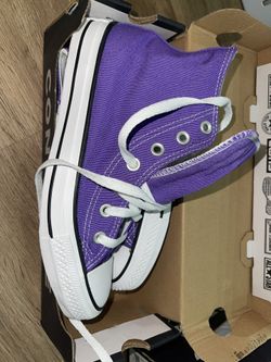 Women’s Converse Size 7