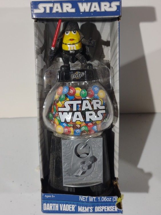 M&M STAR WARS DARTH VADER CANDY DiSPENSER