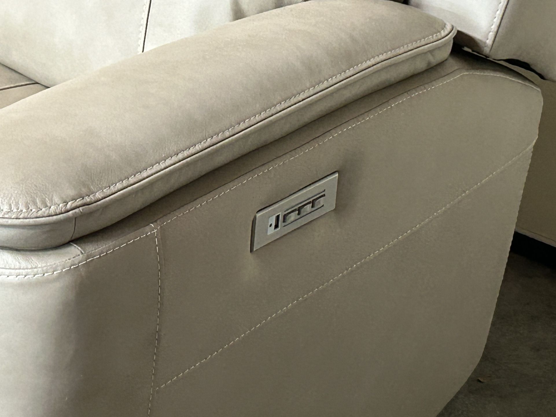 Couch With 2 Recliners  Coffee And Two End Tables