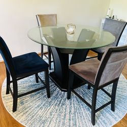 Dining Table With Beautiful Rug