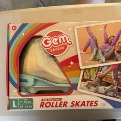 Size 7-10 Adjustable Roller Skates New
