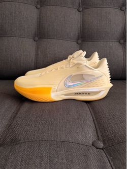 Nike GT cut 3 Turbo size M10/ W11.5