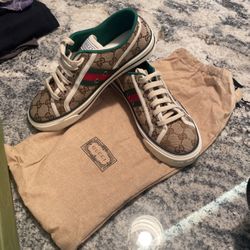 Womens Gucci Shoes 