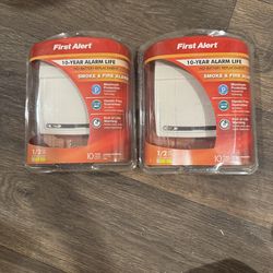 2 smoke alarms