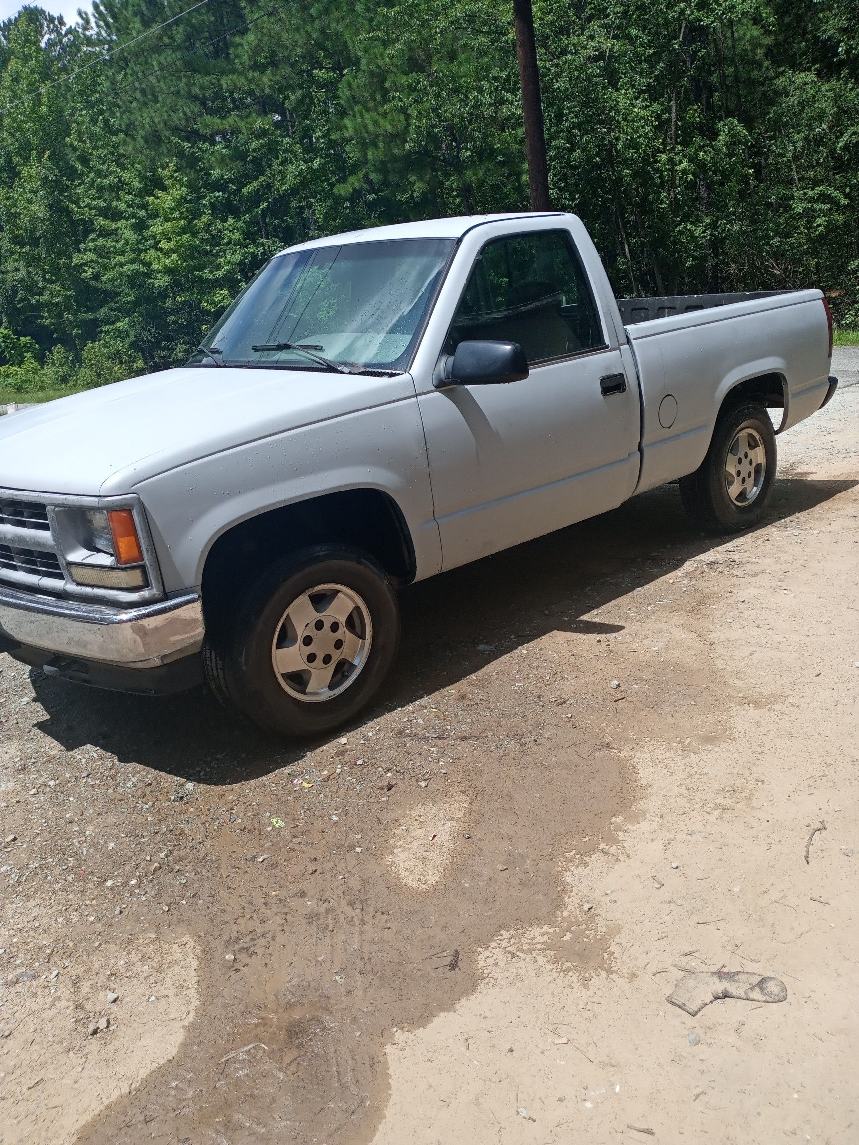 1995 Chevy truck runs n drive great 4x4