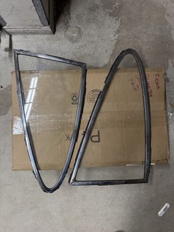 Early Porsche 911/912 Rear Quarter Windows