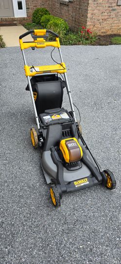 Dewalt 60v Self Propelled Mower w/ Batteries and chargers