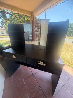 Vanity desk