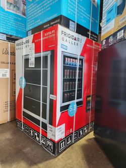 Frigidaire Gallery FGBC5334VS Beverage Center