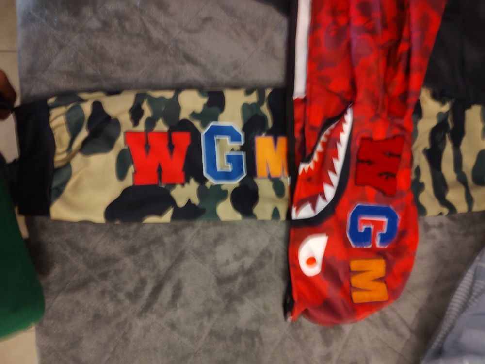 WGM Red Shark Hoodie And Sweats Size Med. 