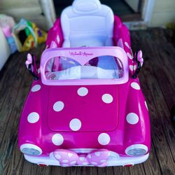 Disney Minnie Mouse Convertible Car 6 Volts Electric Ride-On