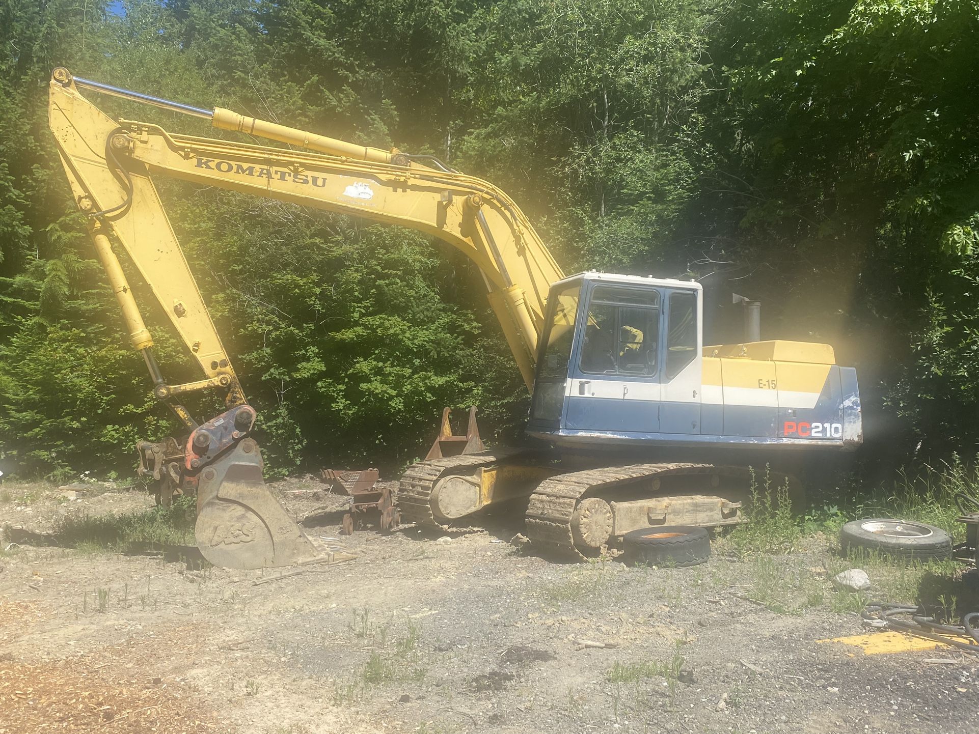 1991 210 Komatsu Excavator