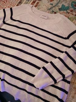 Old Navy Striped Knit Crewneck Sweater