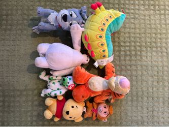 7 piece Lot of plush disney animals
