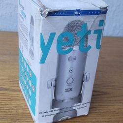 Blue Yeti USB Mic