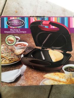 Machine empanadas maker 13 dollars