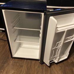 Chefmate Mini Fridge 