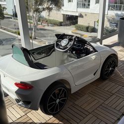 White 12V Electric Kid car with Parent Remote, Bentley Licensed Cars for Kids