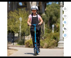 Razor Patinete Eléctrico Black Label E100 - Azul, hasta 10 mph, Neumático Delantero de 8" Neumático, para Niños de 8 Años en Adelante