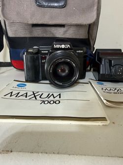 Minolta Maxxum 7000 35mm Camera Kit + Lens Flash Bag