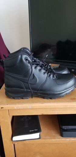 Men's Black Nike Boots