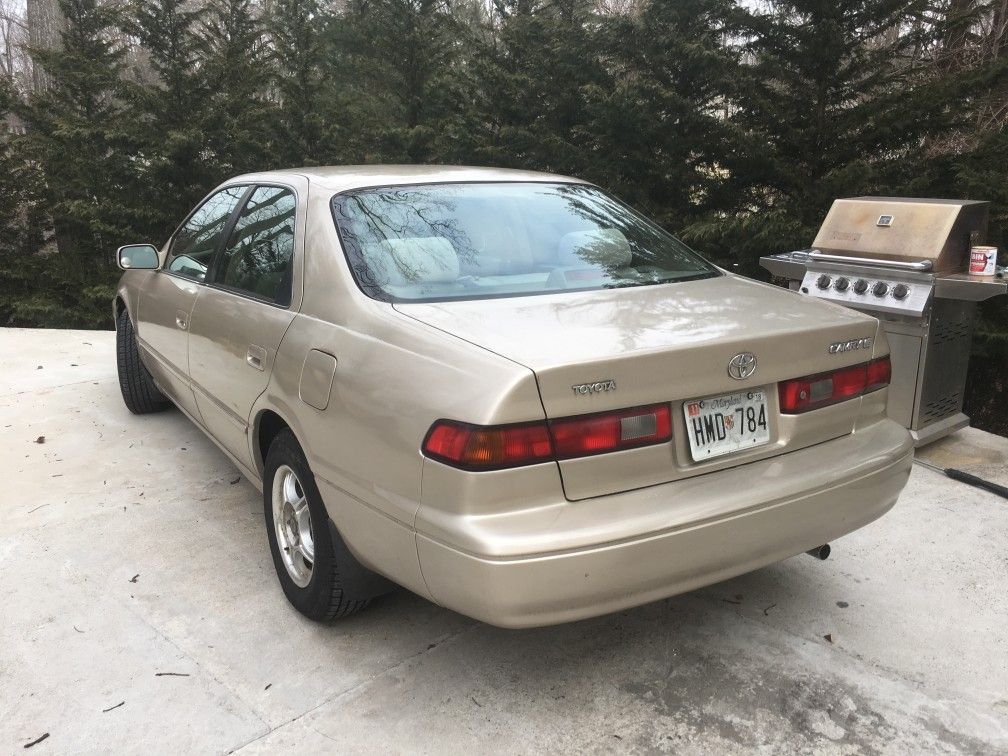 Toyota Camry LE 1999. 151,000 miles.