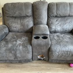Couch that reclines With Cup Holders 