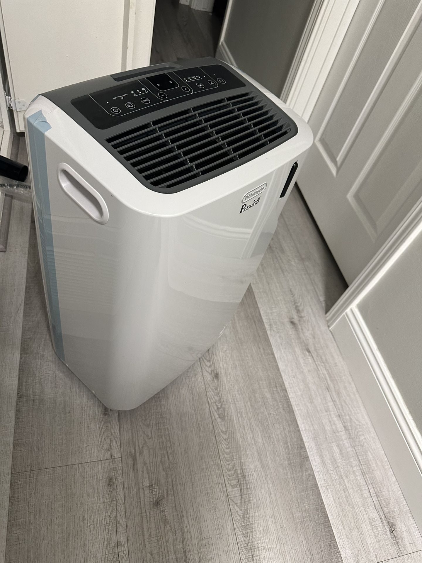 DELONGHI PORTABLE AIR CONDITIONING 