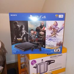 I Have A Ps4 1tb 450$ And https://offerup.com/redirect/?o=My5nYW1lcw==. Gta5 & Red dead Redemption Division 2