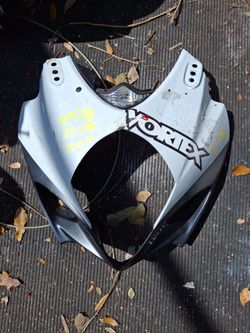 07 08 Suzuki GSXR 1000 Upper Front Nose Fairing Cowl Plastic Positioning Light - Damaged