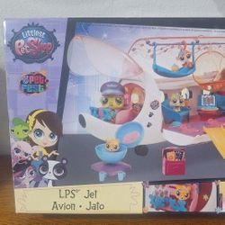New/Sealed!! 2014 Littlest Pet Shop LPS Jet Playset (B1242) Includes 4 Pets NEW in Box - Orig