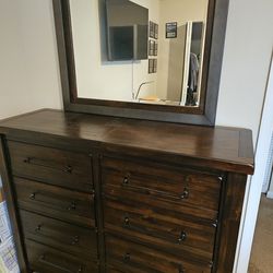 Beautiful Dresser With Mirror