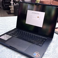  Apple MacBook Air - 15.3"  