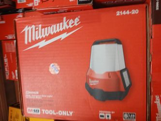 Milwaukee New Light 18M