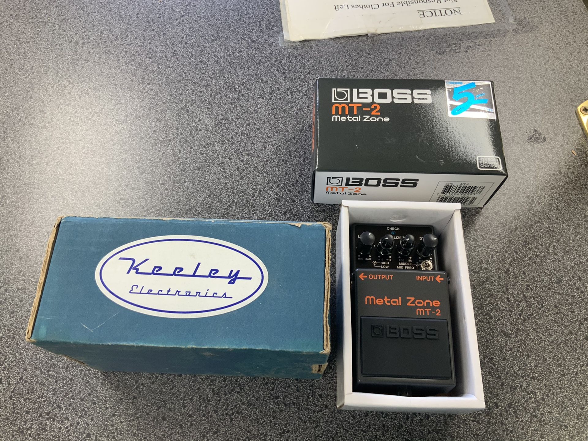 Robert keeley boss mt 2 guitar pedal