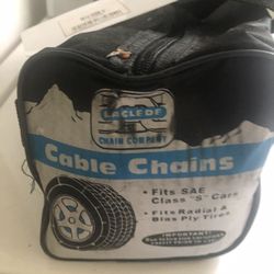 $25MUST GO!👌🏽wBRAND NEW! MUST GOOOOOOQUALITY SNOW CHAINS FOR SIZES LISTED ON PHOTO!