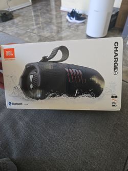 **New** JBL  Charge 6 Speaker/Powerbank