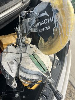 Dual Bevel Corded Saw