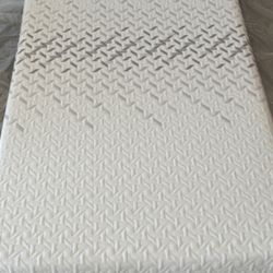 Nectar Premier Split King Mattress Bed - Like New 