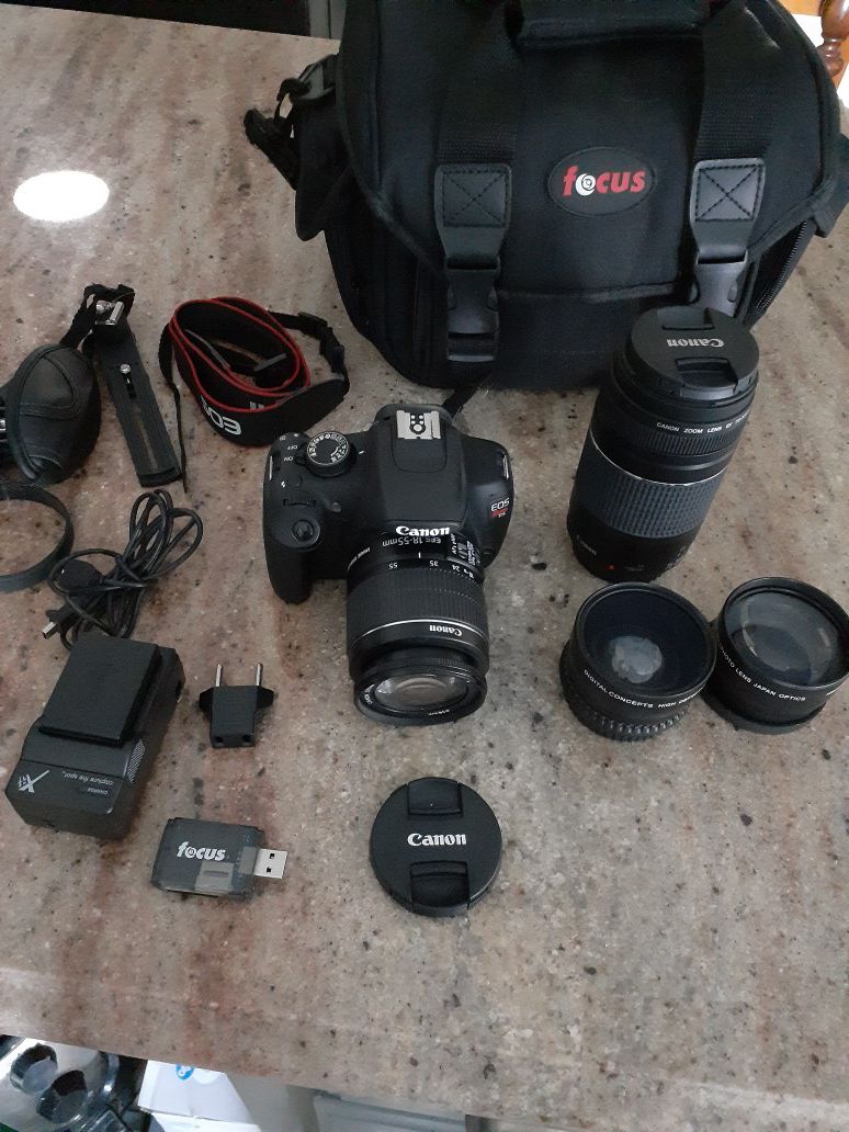 Canon EOS Rebel T5 kit with lenses works great