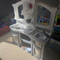 Step 2 kitchen 