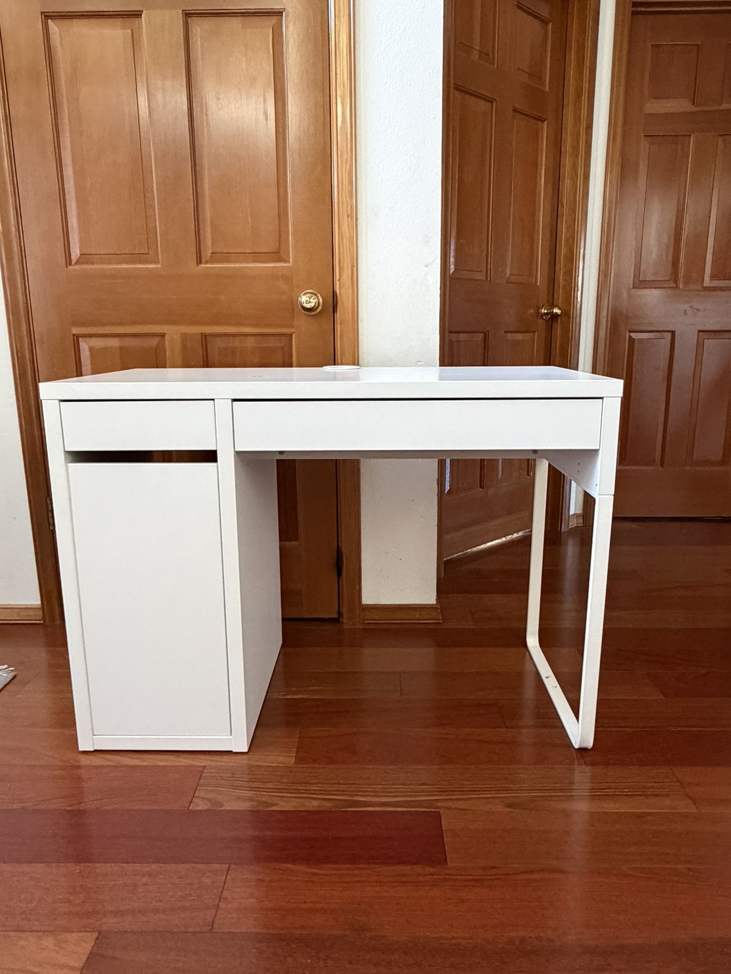 IKEA Micke Desk